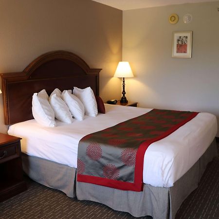 Ramada Plaza By Wyndham Hagerstown Hotel Exterior foto
