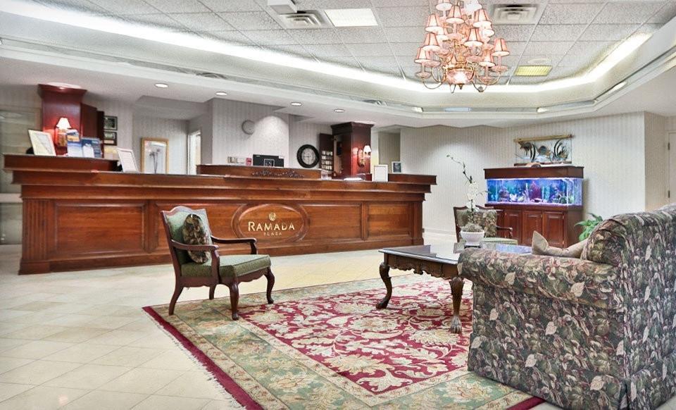 Ramada Plaza By Wyndham Hagerstown Hotel Exterior foto